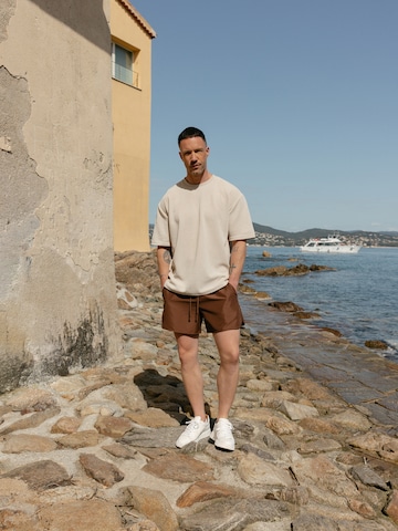 DAN FOX APPAREL - Camiseta 'Alexander' en beige