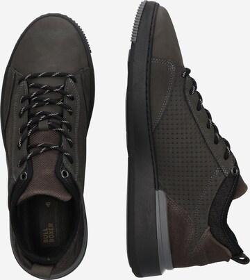 BULLBOXER Sneaker in Grau