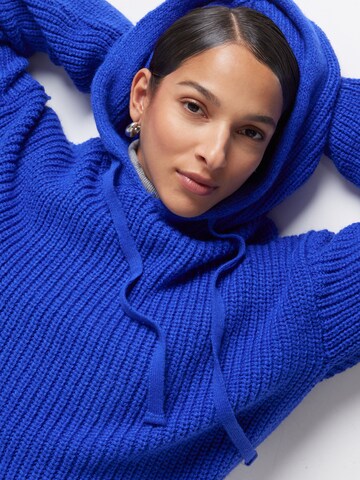 ABOUT YOU Sweater 'Juna' in Blue