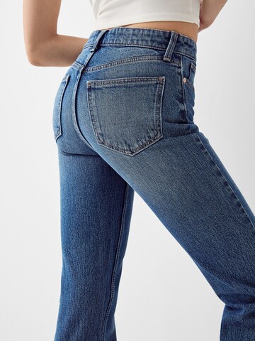 Bershka Regular Jeans in Blauw