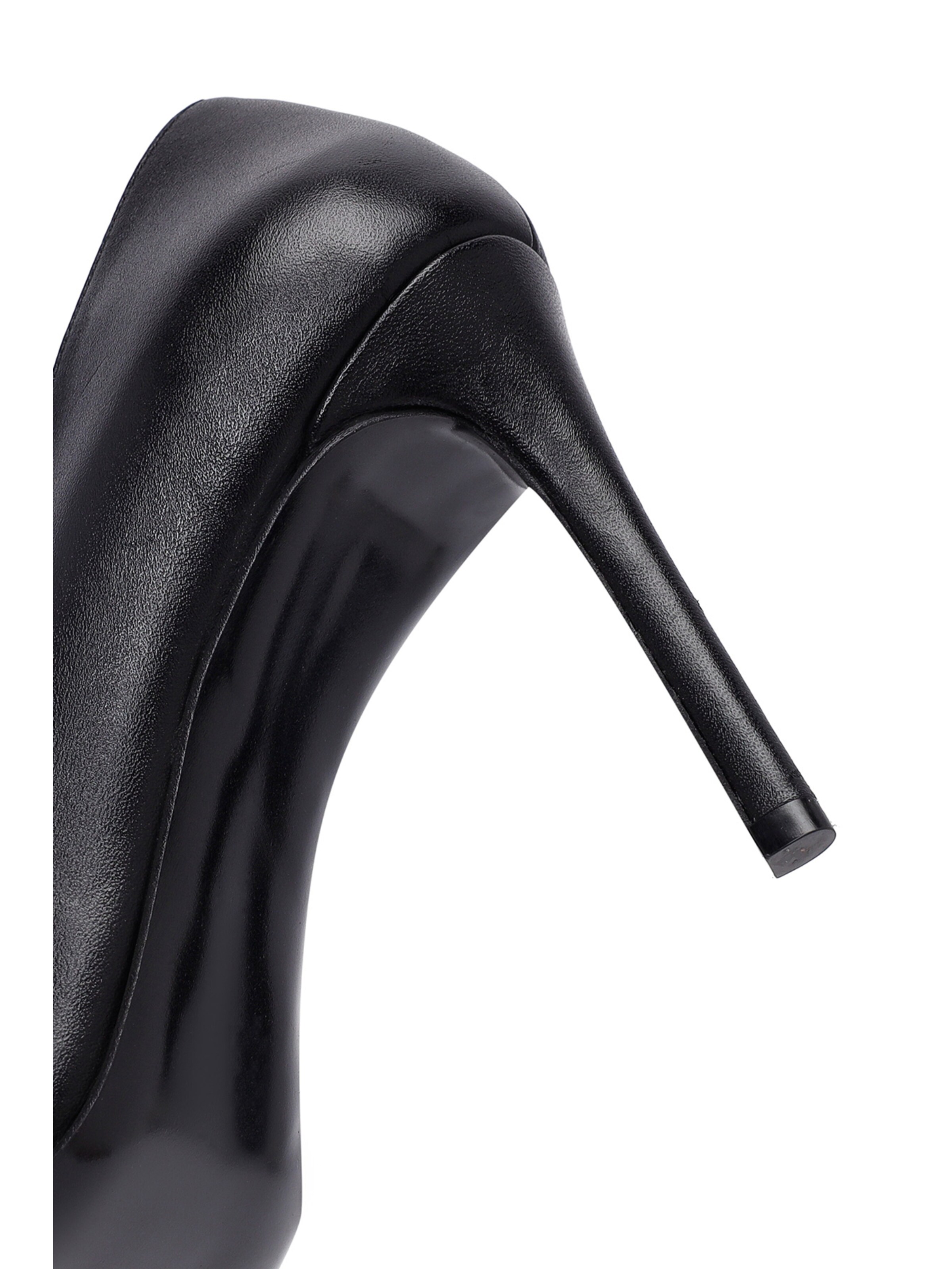 Derimod Pumps in Black