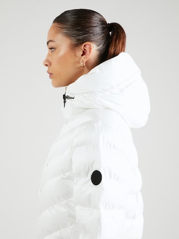 Cappotto invernale 'IBEN' di No. 1 Como in bianco