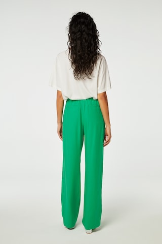 Fabienne Chapot Regular Pleat-Front Pants in Green