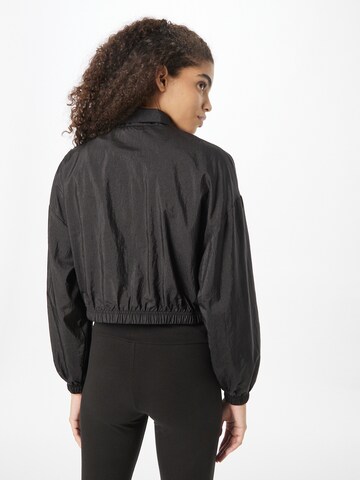 PUMA Jacke in Schwarz