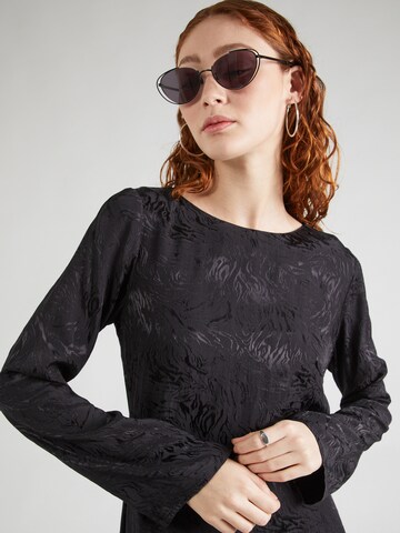 Robe 'Gracey' modström en noir