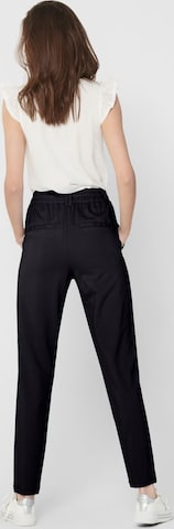 Slimfit Pantaloni con pieghe 'Poptrash' di ONLY in blu