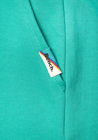 regular Pantaloni di BENCH in verde
