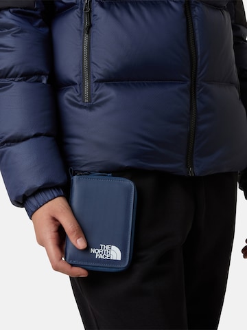 THE NORTH FACE Портмоне 'Base Camp Voyager' в Синий: спереди