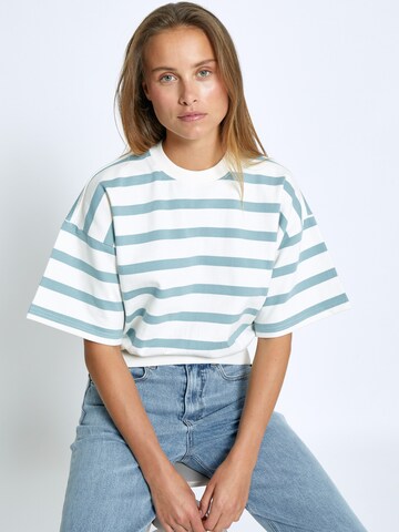 minus Sweatshirt 'Estella' in Wit