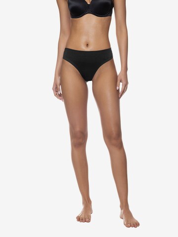 Mey Thong 'Illusion' in Black: front