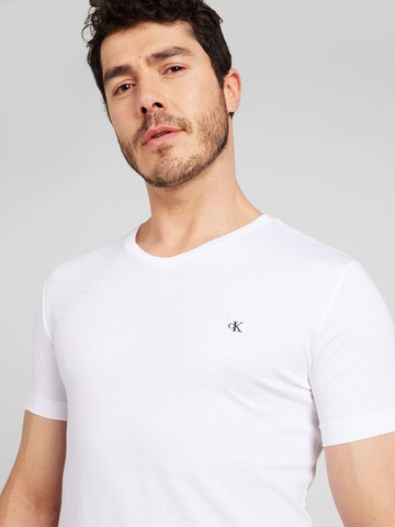 T-Shirt Calvin Klein Jeans en blanc