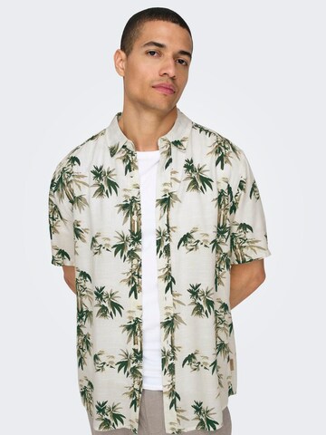 Coupe regular Chemise 'BOLD' Only & Sons en blanc