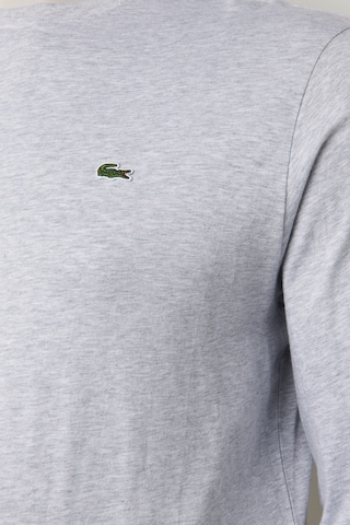 LACOSTE T-shirt i grå