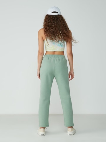 C&City Loose fit Trousers in Green