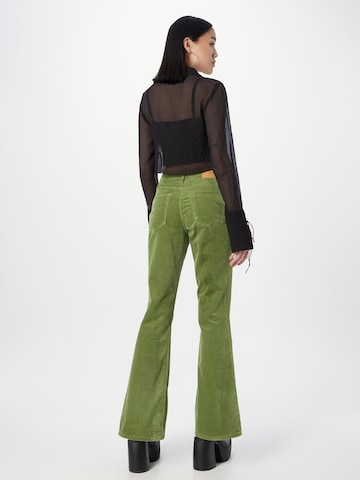 BDG Urban Outfitters - Flared Calças em verde