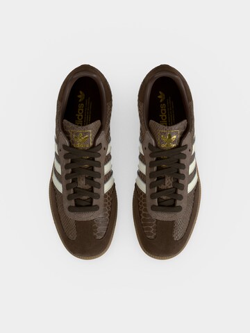 ADIDAS ORIGINALS - Sapatilhas baixas 'Samba' em castanho