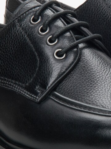 Chaussure à lacets '320-9' Estro en noir