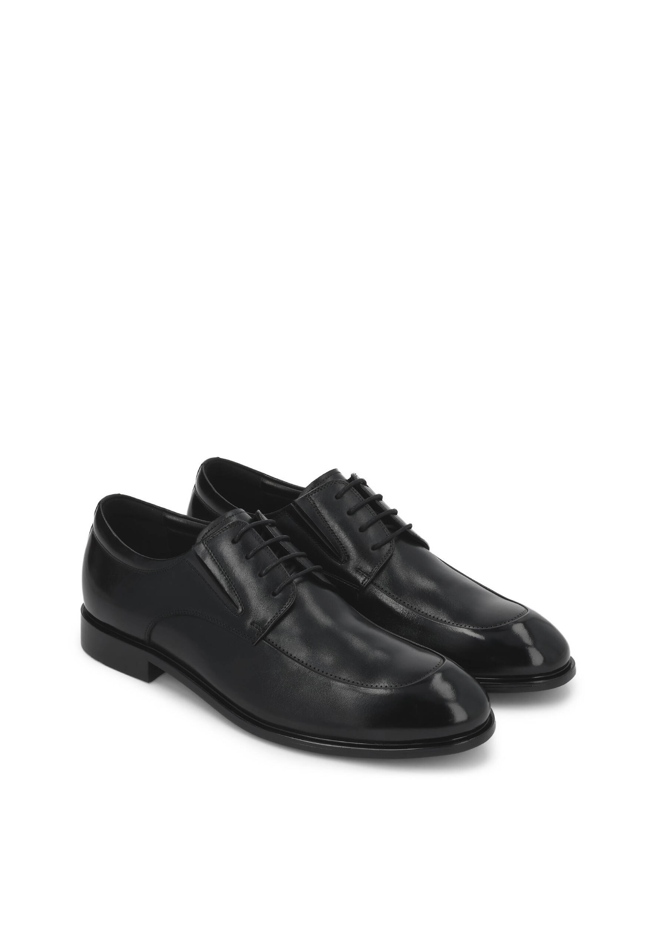 Scarpa stringata di Kazar in nero
