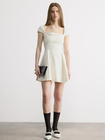 BOSS - Vestido 'Drasera' en blanco