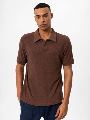 Antioch Shirt in Braun: Vorderseite