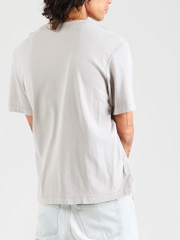 T-Shirt Abercrombie & Fitch en gris