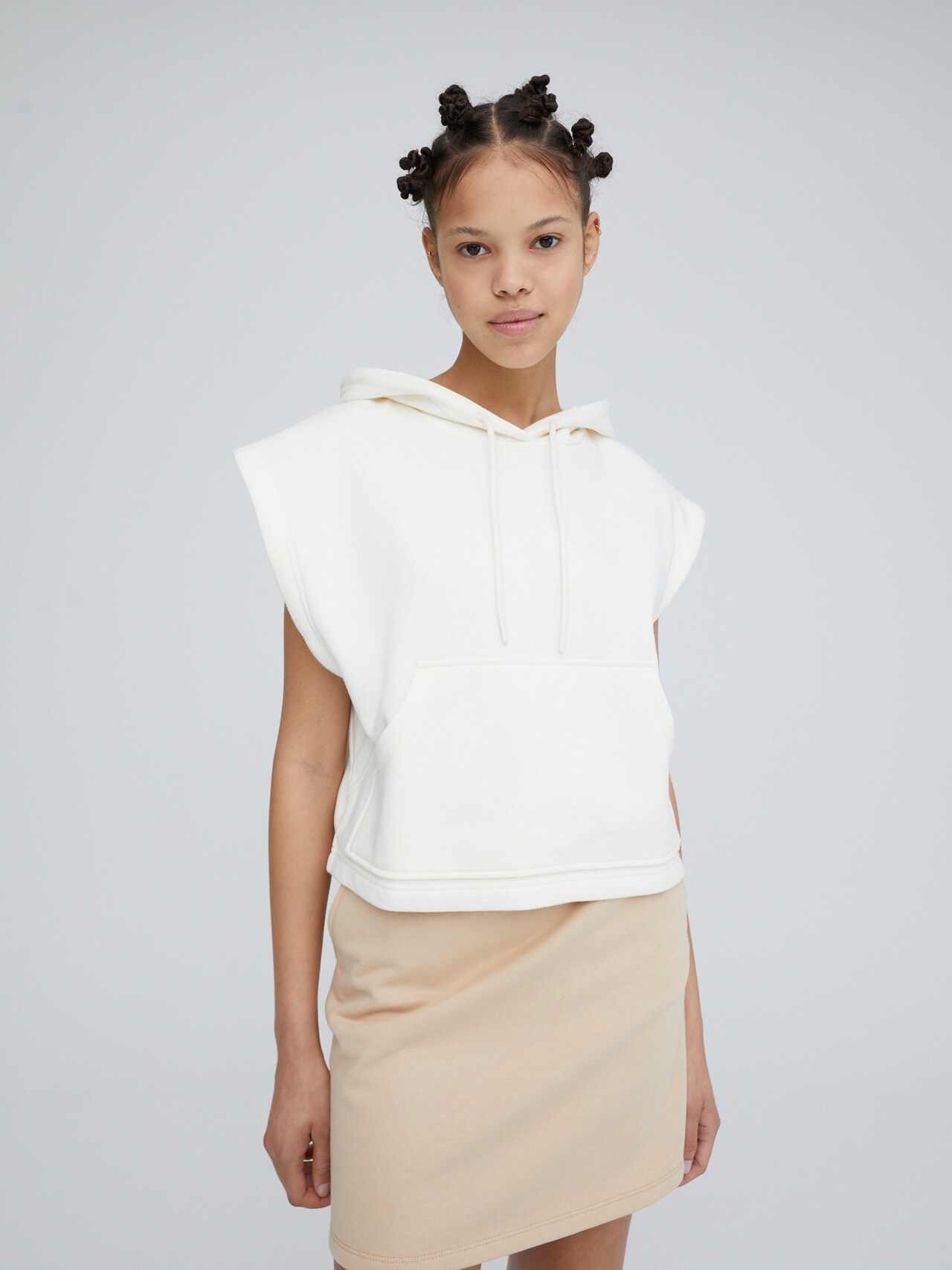 EDITED Produkte Sweatshirt 'Leo' creme