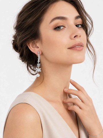 RteRme Earrings 'Roselyn Drop Earrings' in Silver: front