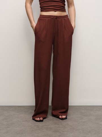 Loosefit Pantalon 'Ava' RÆRE by Lorena Rae en marron : devant
