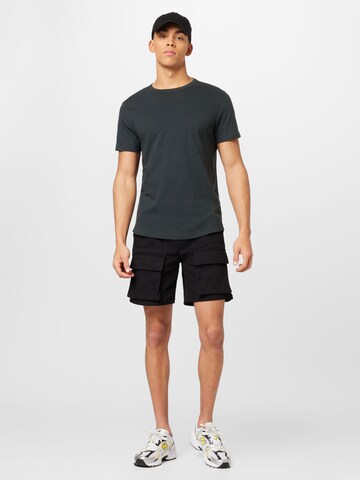 MOUTY Regular Shorts in Schwarz