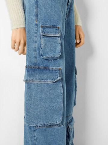 Wide Leg Jeans cargo Bershka en bleu