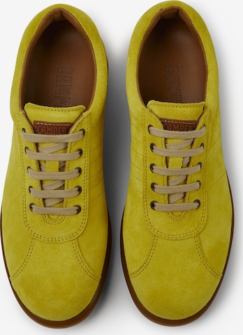 Scarpa stringata ' Pelotas Ariel ' di CAMPER in giallo