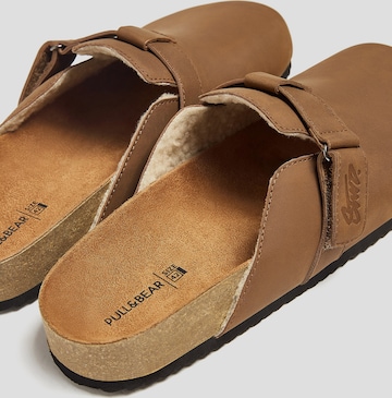 Pull&Bear Pantolette i brun