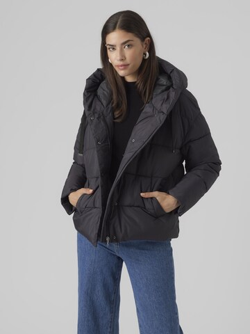 Vero Moda Tall Winter Jacket 'GEMMA HOLLY' in Black: front