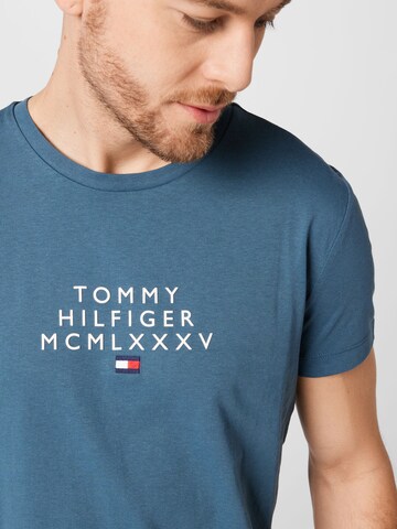 TOMMY HILFIGER Tričko – modrá