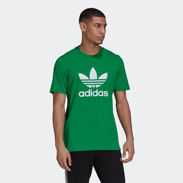 ADIDAS ORIGINALS Bluser & t-shirts 'Adicolor Classics Trefoil' i grøn: forside