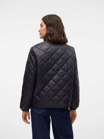 juoda VERO MODA Demisezoninė striukė 'Skylar'