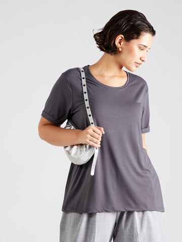 ONLY Carmakoma - Camiseta 'CARMOSTER' en gris