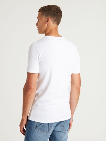 CHASIN' Shirt in White
