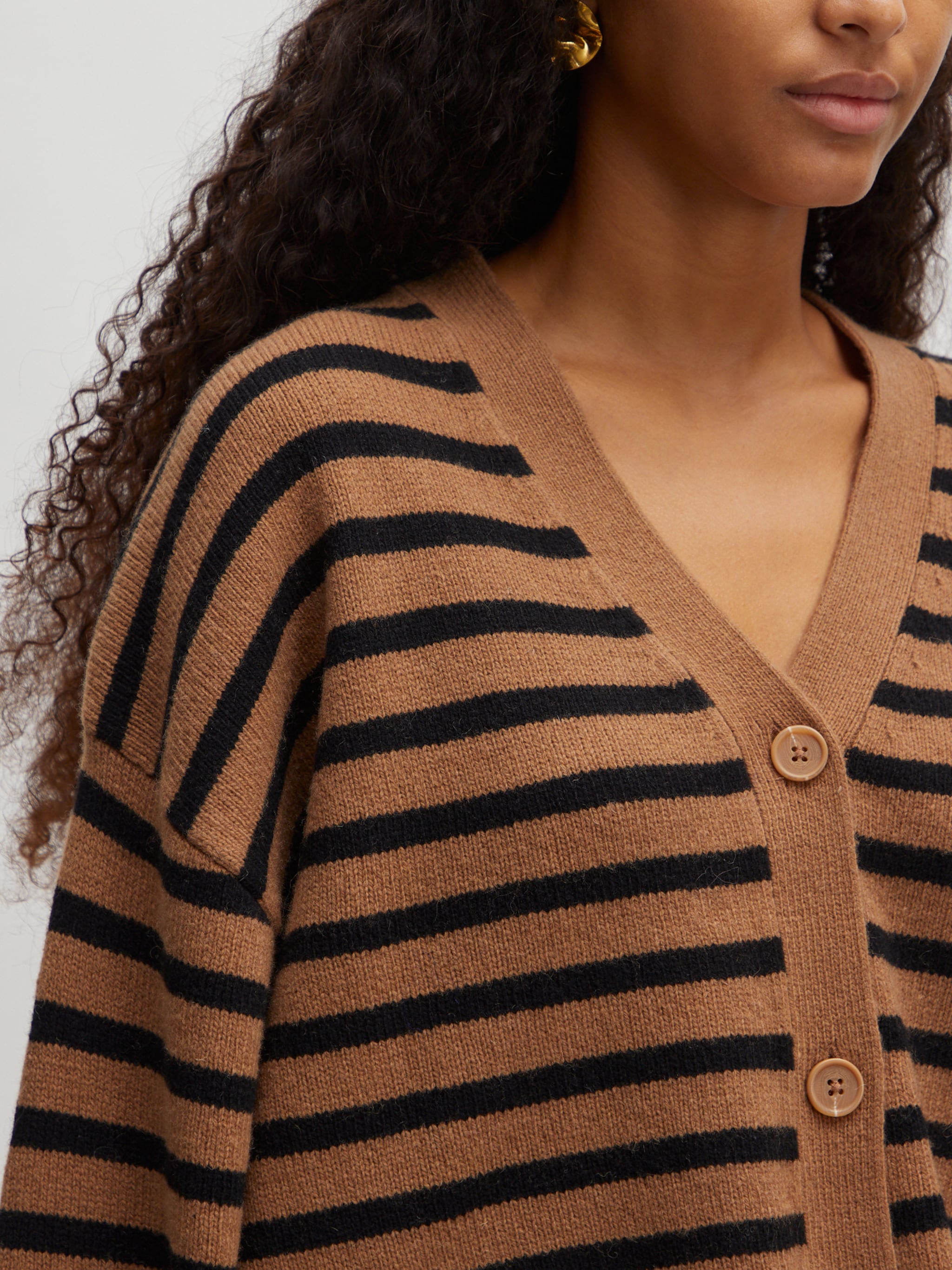 EDITED Produits Cardigan 'Edana' marron