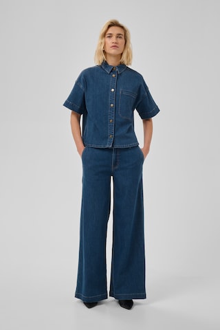 My Essential Wardrobe - Blusa em azul