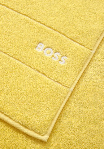 BOSS Towel 'PLAIN' in Yellow