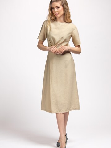 Couture de Marie Jurk 'Classic Workwear Dress with Defined Silhouette – Cream – Georgia' in Beige