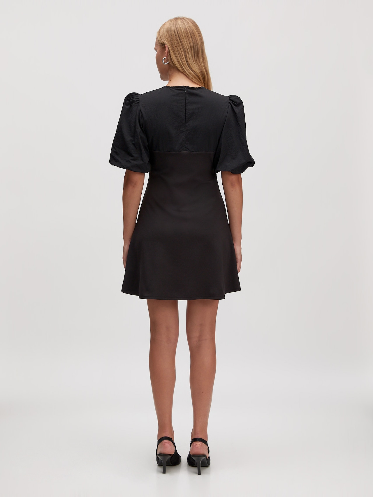 EDITED Produkte Kleid 'Lada' schwarz