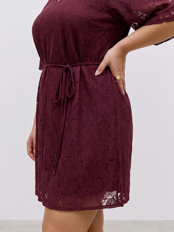 Vero Moda Curve Jurk 'VMCalli' in Rood