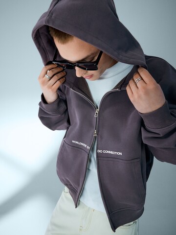 Bershka Mikina – modrá