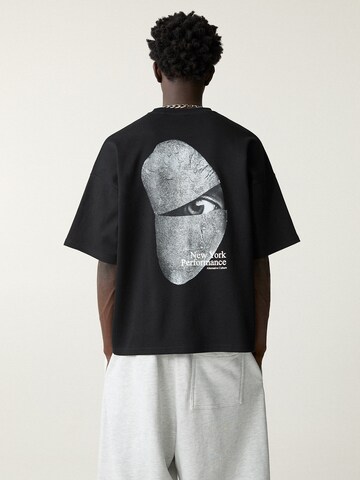 Pull&Bear T-Shirt 'BEINAL' in Schwarz: Vorderseite