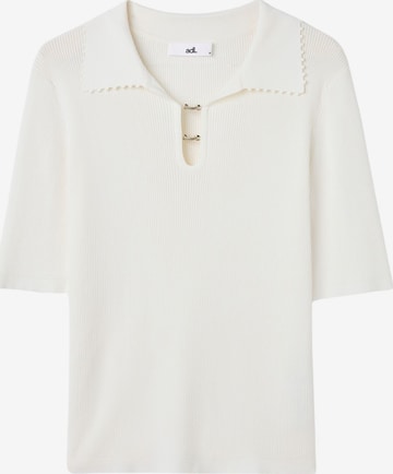 adl Blouse in White: front