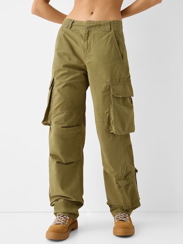 Loosefit Pantalon cargo Bershka en vert