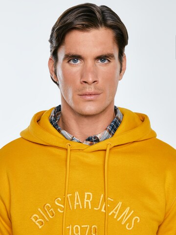 Sweat-shirt 'ASLAN' BIG STAR en jaune