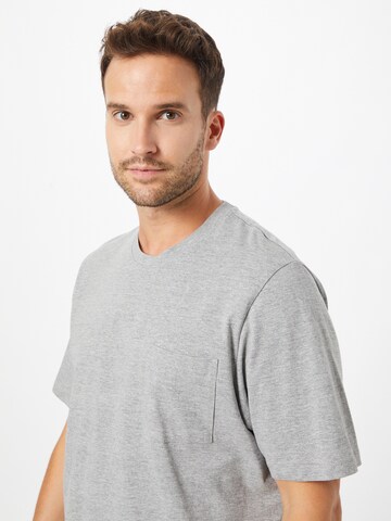 Tricou de la ESPRIT pe gri